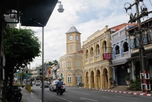 Stadsrondleiding Phuket met nachtmarktbezoek & olifanten voeren