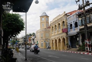 Stadsvandring i Phuket med utsiktsplatser, tempel och elefantmatning