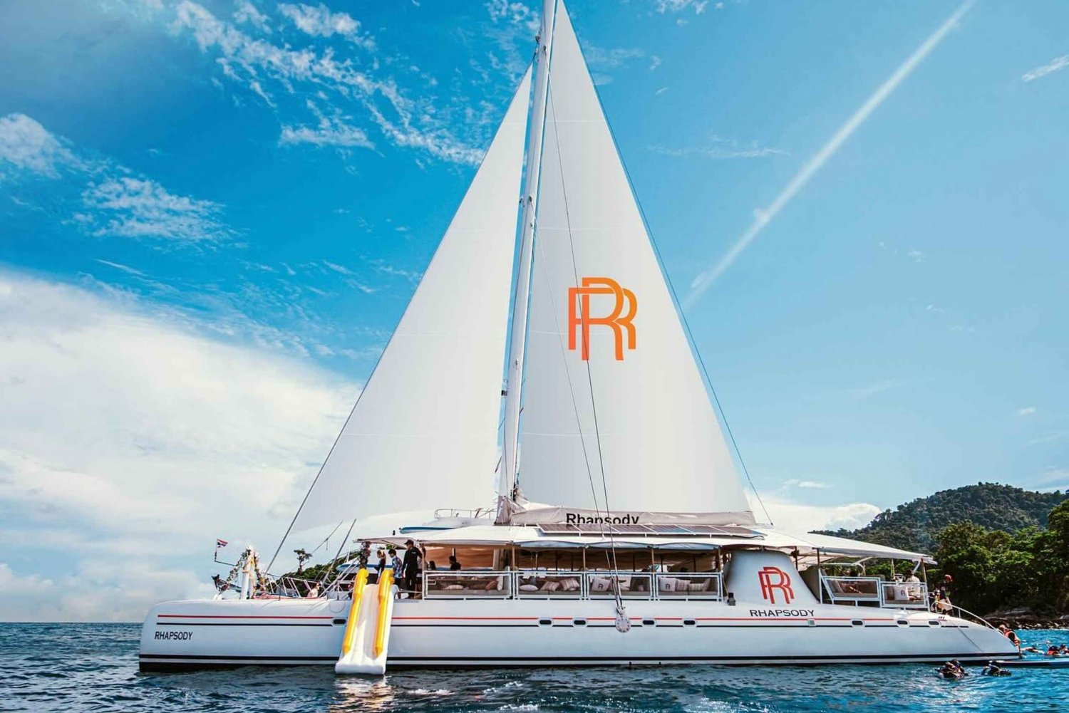 Phuket: Koraal & Racha eiland met luxe party catamaran