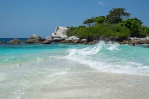 Phuket: tour in yacht con pranzo alle isole Coral e Racha