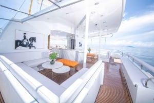 Phuket: tour in yacht con pranzo alle isole Coral e Racha