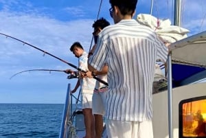 Phuket: tour in yacht con pranzo alle isole Coral e Racha
