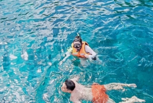 Phuket: Korallit ja Racha-saaret -jahdttretki lounaalla