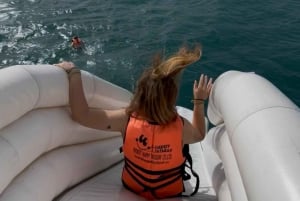 Phuket: Katamaran-cruise til Coral- og Racha-øyene og grillingfest