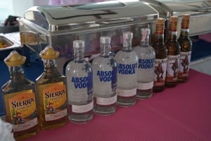 Phuket: Katamaran-cruise til Coral- og Racha-øyene og grillingfest