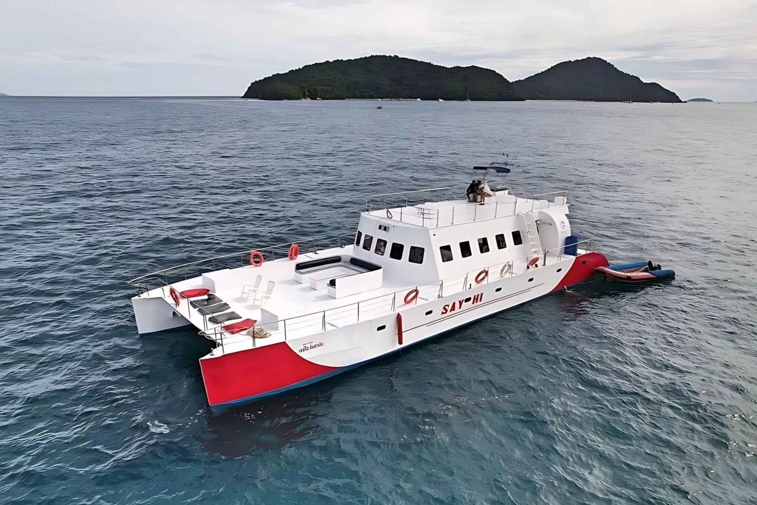 Phuket: Isola dei Coralli in catamarano con cena al tramonto