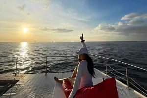 Phuket: Isola dei Coralli in catamarano con cena al tramonto