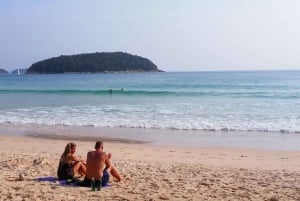 Phuket: Isola dei Coralli in catamarano con cena al tramonto