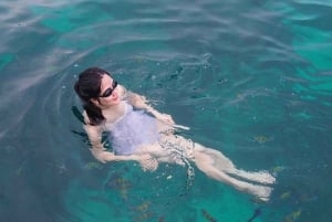 Phuket: Isola dei Coralli in catamarano con cena al tramonto