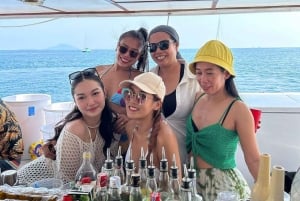 Phuket: Isola dei Coralli in catamarano con cena al tramonto