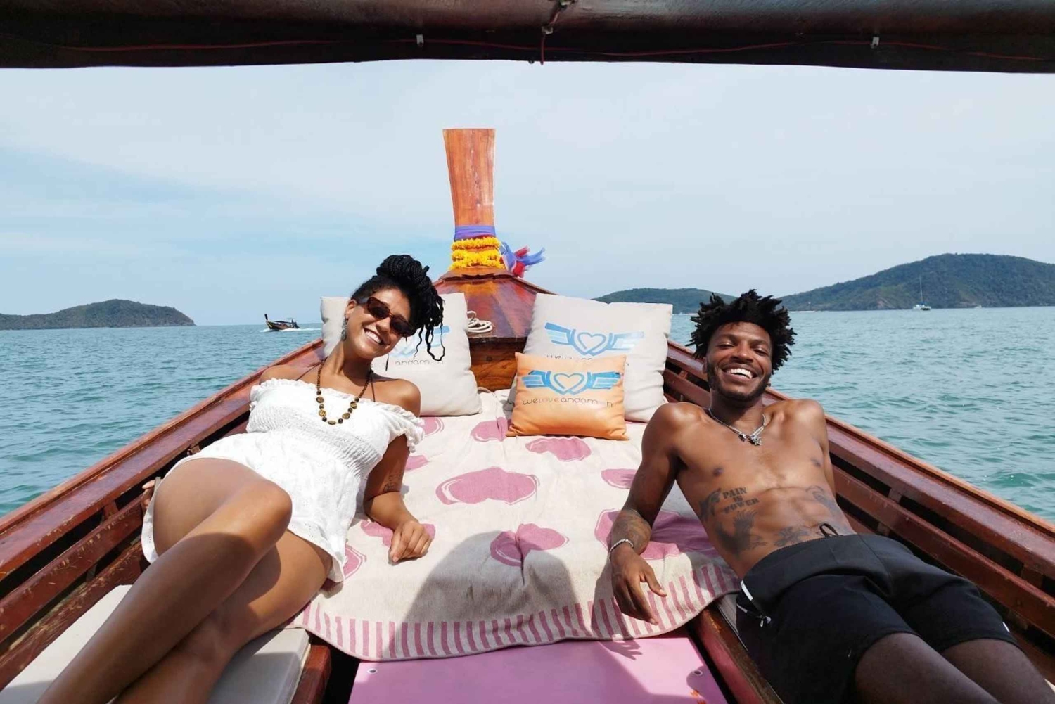 Phuket: Halvdagstur med langhalet luksusbåt til Coral Island