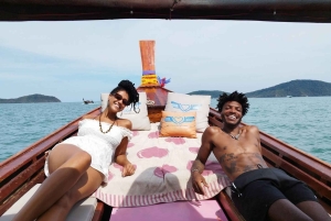 Phuket: Halvdagstur med langhalet luksusbåt til Coral Island