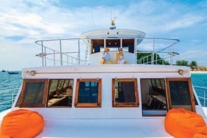 푸켓 산호섬 스노클링과 선셋 카타마란 크루즈