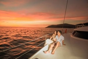 푸켓 산호섬 스노클링과 선셋 카타마란 크루즈