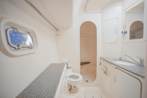 푸켓: 코랄 또는 마이톤 섬 프라이빗 럭셔리 카타마란 투어