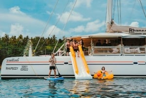 Phuket: Luksusowy rejs katamaranem z zachodem słońca i koralowcami