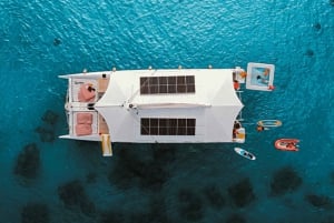 Phuket: Luksusowy rejs katamaranem z zachodem słońca i koralowcami