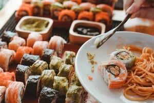 Phuket: Luksusowy rejs katamaranem z zachodem słońca i koralowcami