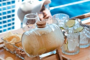 Phuket: Luksusowy rejs katamaranem z zachodem słońca i koralowcami