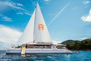 Phuket: Luksusowy rejs katamaranem z zachodem słońca i koralowcami