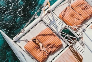 Phuket: Luksusowy rejs katamaranem z zachodem słońca i koralowcami