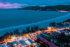 Phuket: Luksusowy rejs katamaranem z zachodem słońca i koralowcami