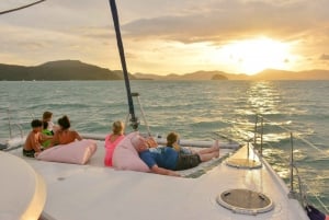 Phuket: Coral Yacht Boat Tour till Coral Island med solnedgång