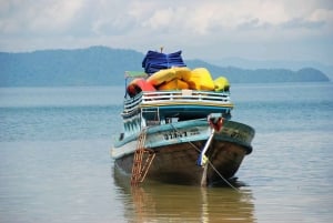 Phuket: Avventura in kayak di un giorno nelle isole