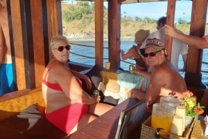 Phuket: Dagsudflugt med frokost i traditionel båd