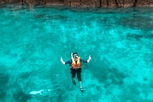 Phuket: Schnellboot nach Phi Phi, Bamboo, Schnorcheln & Mittagessen