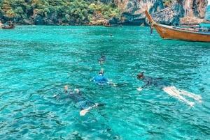 Phuket: Schnellboot nach Phi Phi, Bamboo, Schnorcheln & Mittagessen