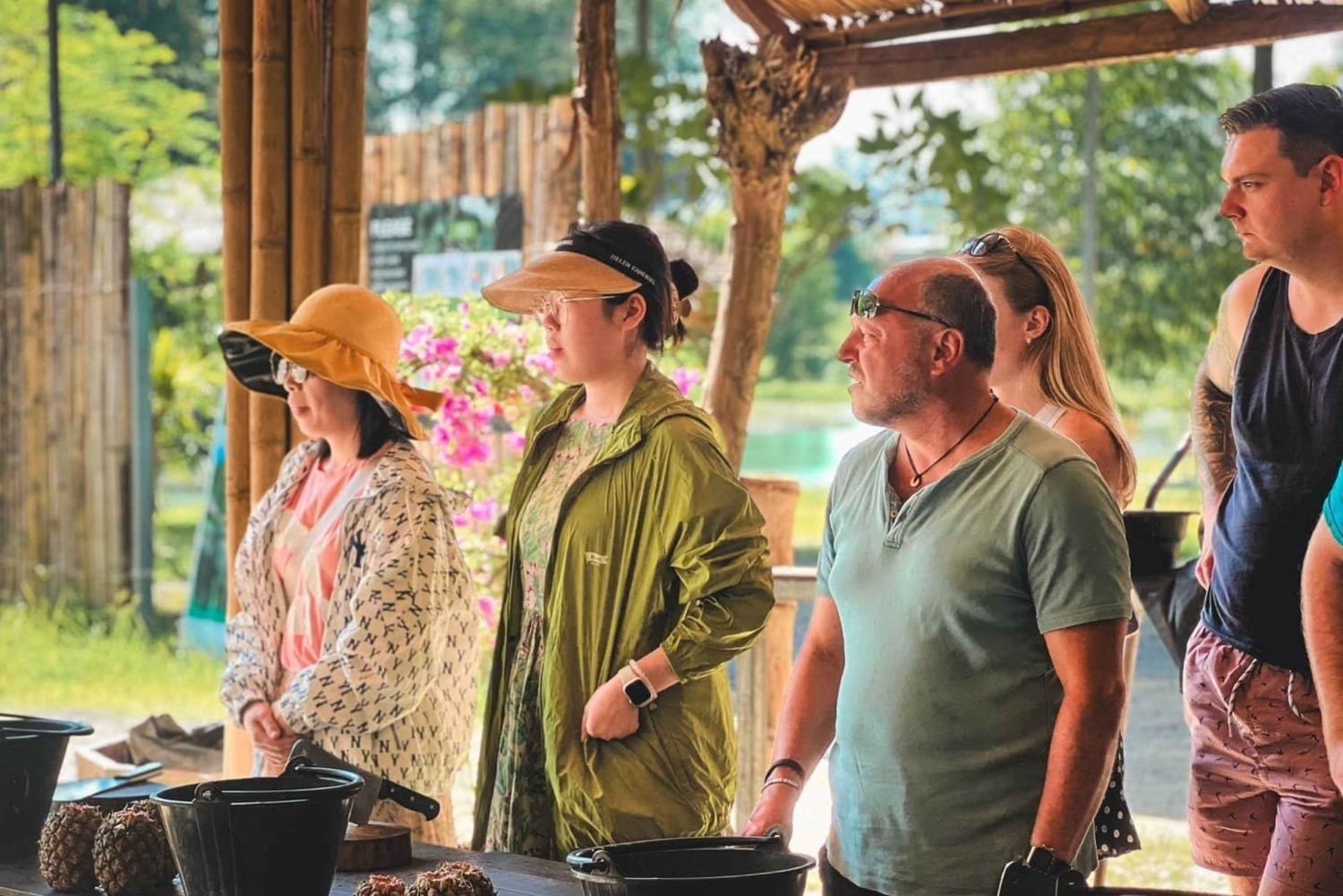 Phuket: bezoek aan olifantenreservaat met modderkuuroord en workshop