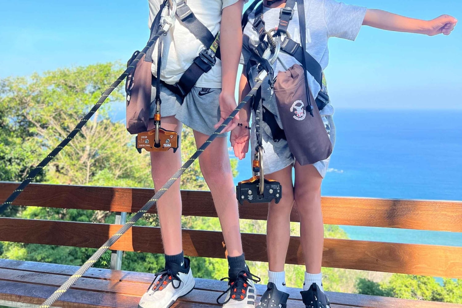 Phuket: Combinatie van olifantensanatorium en zipline-avontuur