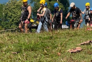 Phuket: Combinatie van olifantensanatorium en zipline-avontuur