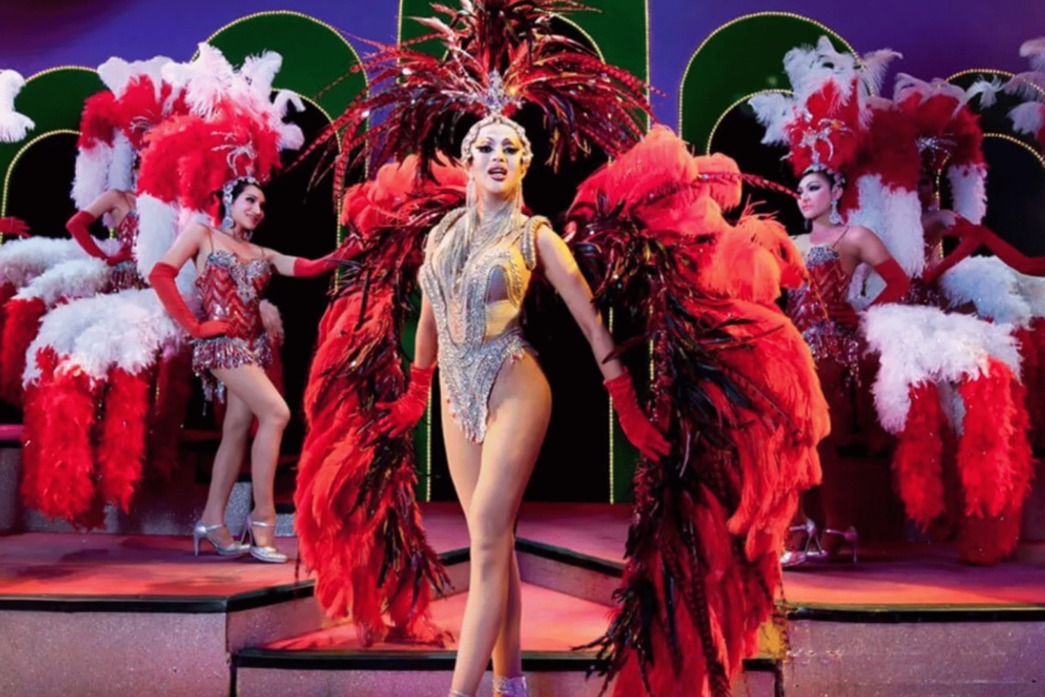 푸켓 매혹적인 카바레 나이트 체험