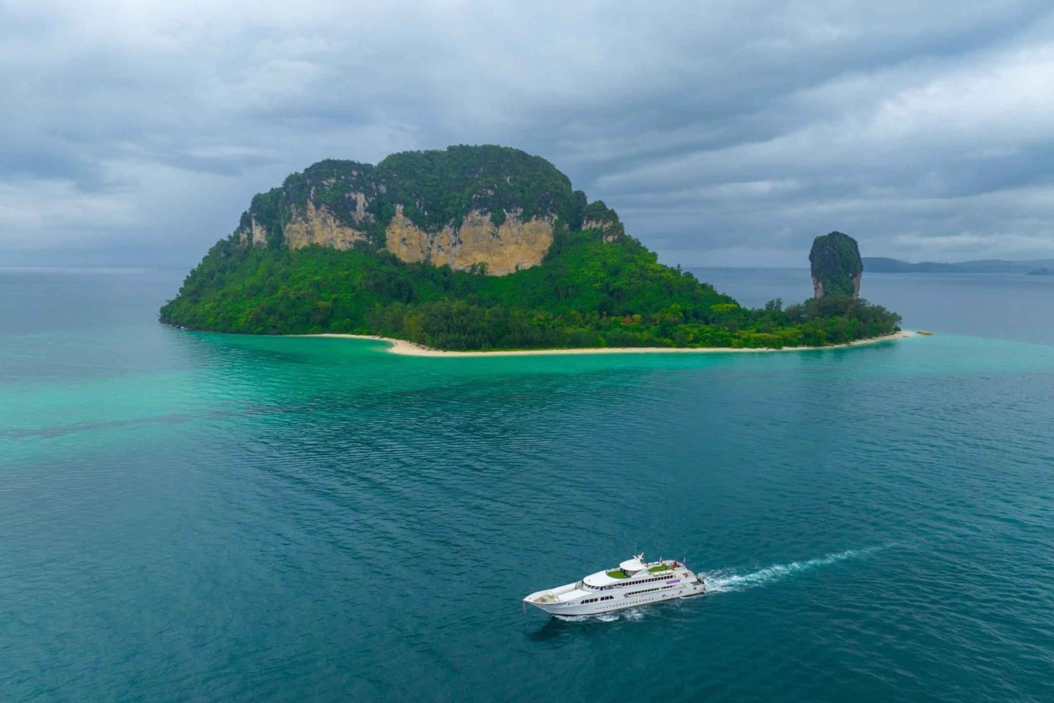 プーケット：アオナン、ライレイ、ランタ間のフェリー移動サービスをご利用いただけます