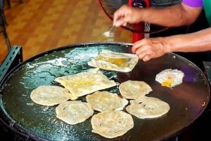 Phuket: Food Tour with Michelin Guides and Old Town Tour