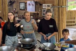 プーケット：プーケット エレファント ケアでの 1 日エレファント エクスプローラー