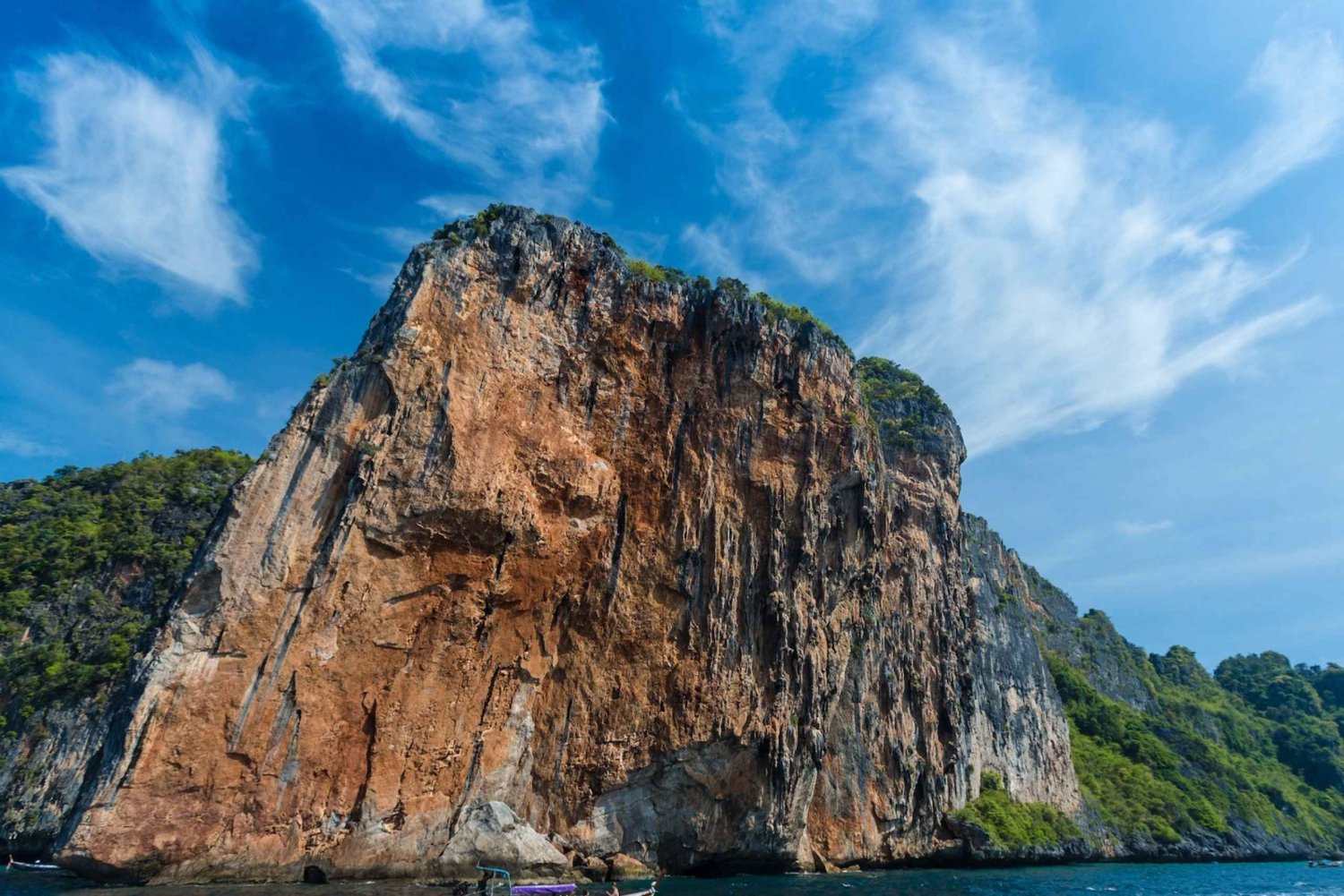 Phuket: Full Day Speed Boat Tour Phi Phi and Bamboo Island
