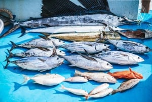 Phuket: Fiske- och trollingbåtstur med lunch