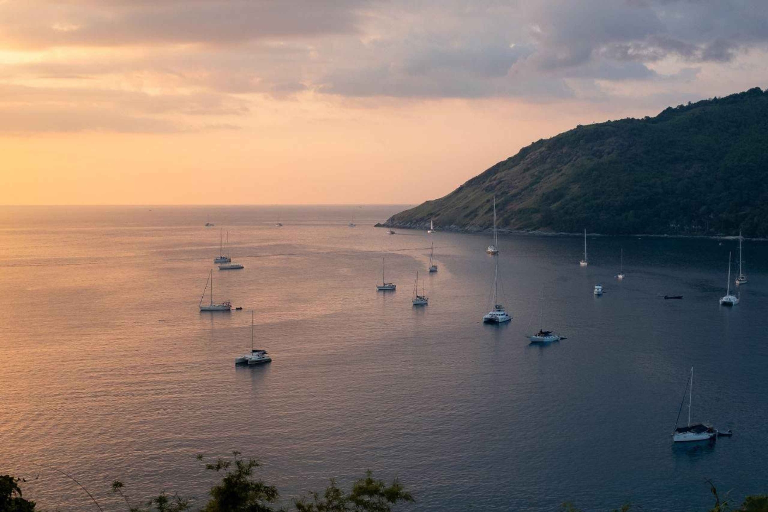 Phuket: begeleide zonsondergangtour met diner op de vismarkt