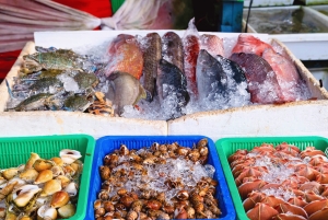 Phuket: begeleide zonsondergangtour met diner op de vismarkt