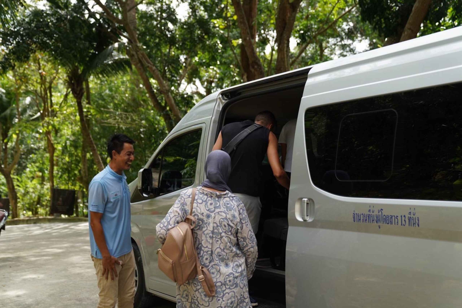 Phuket: visita guiada ao santuário de elefantes com transporte