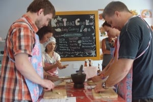 Phuket: Halbtägiger authentischer Thai-Kochkurs & Markttour