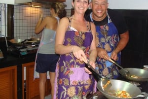 Phuket: Halbtägiger authentischer Thai-Kochkurs & Markttour