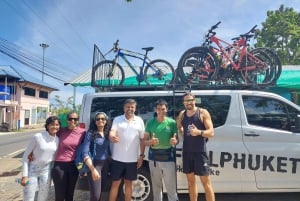 Phuket: Tour de medio día en bicicleta por el campo con almuerzo