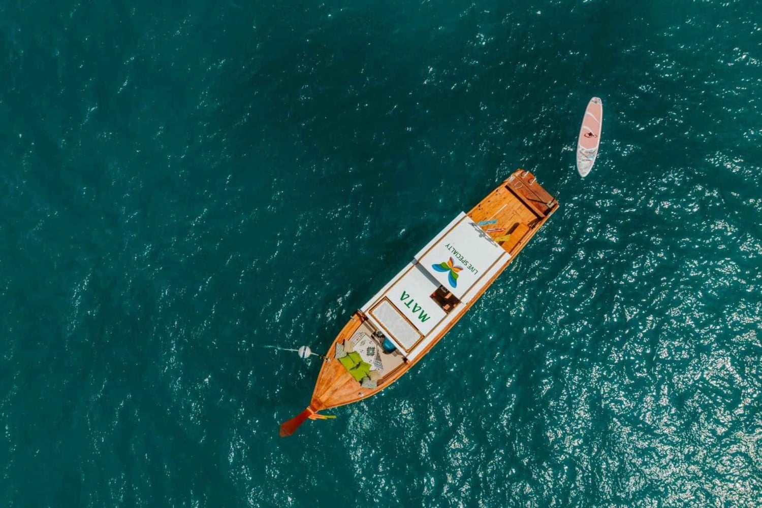 푸켓 : 마이톤과 산호로가는 반나절 럭셔리 롱테일 보트