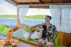 Phuket: Half Day Private Longtail Boat Trip with Snorkeling