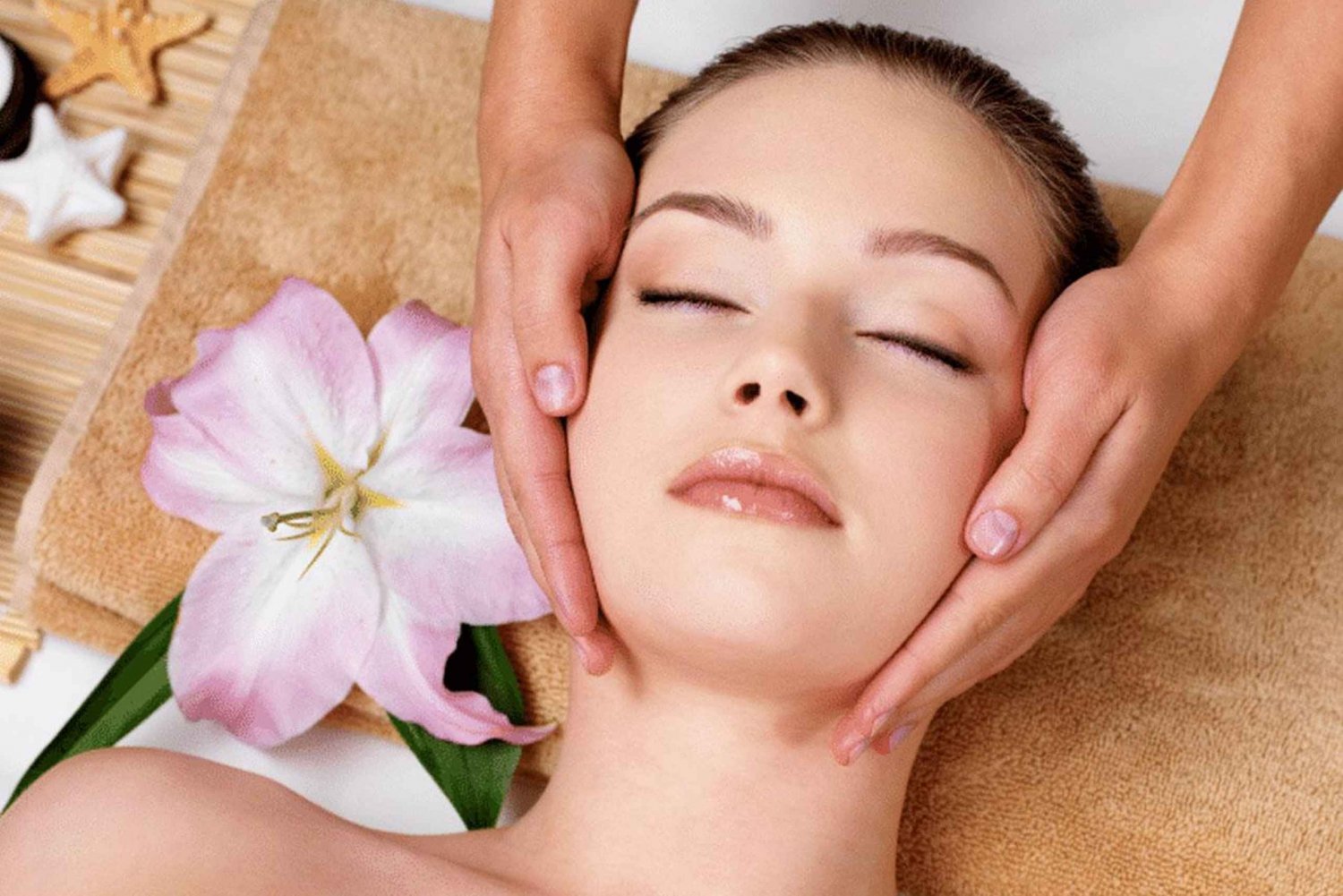 Phuket : Aromahieronta, johon sisältyy ateria