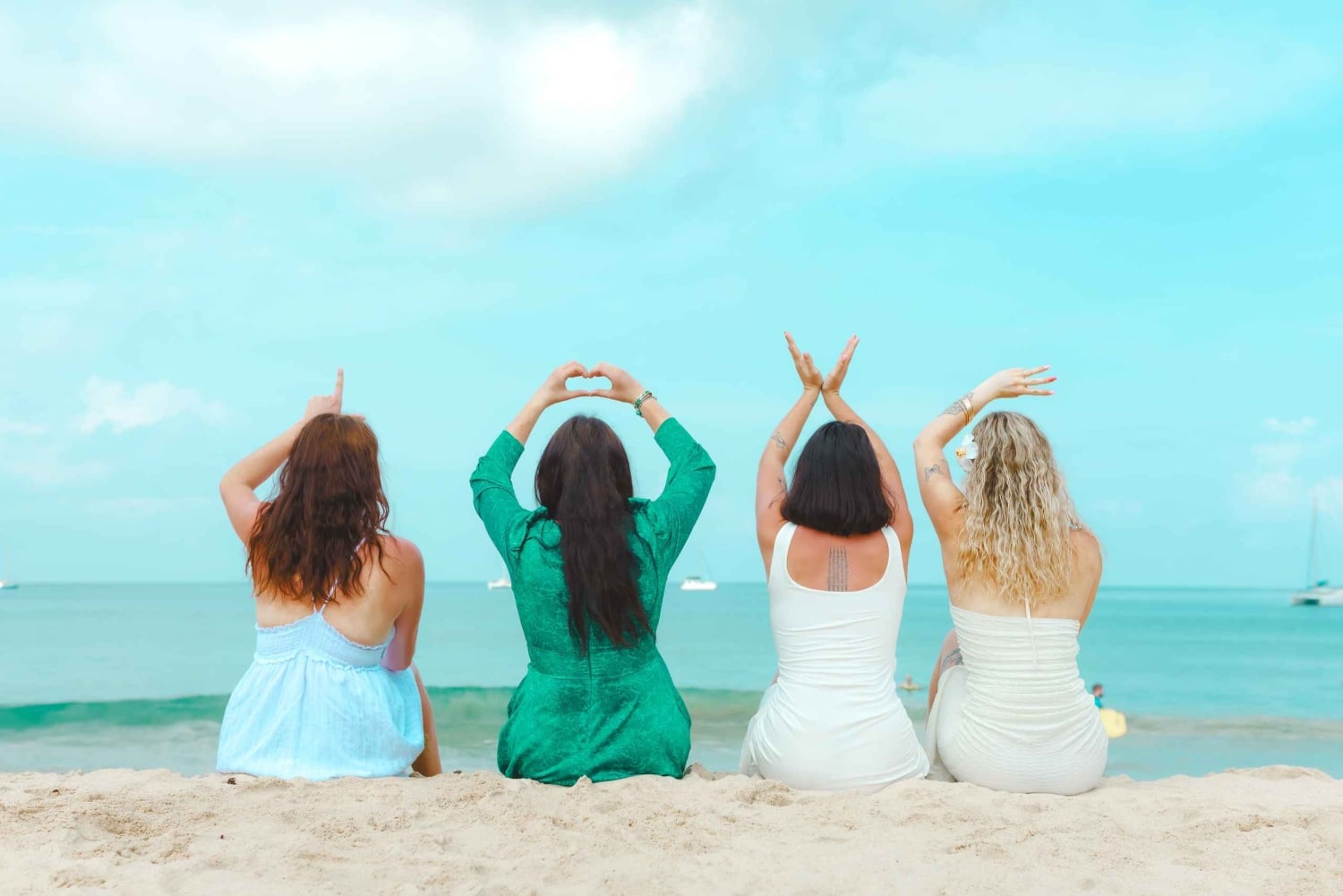 Phuket: Hire a professional photographer at your own resort